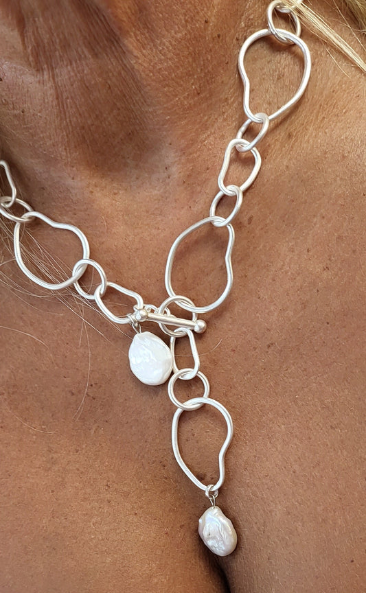 Single Strand Silver Tone Large Link Chain with Fresh Water Pearl